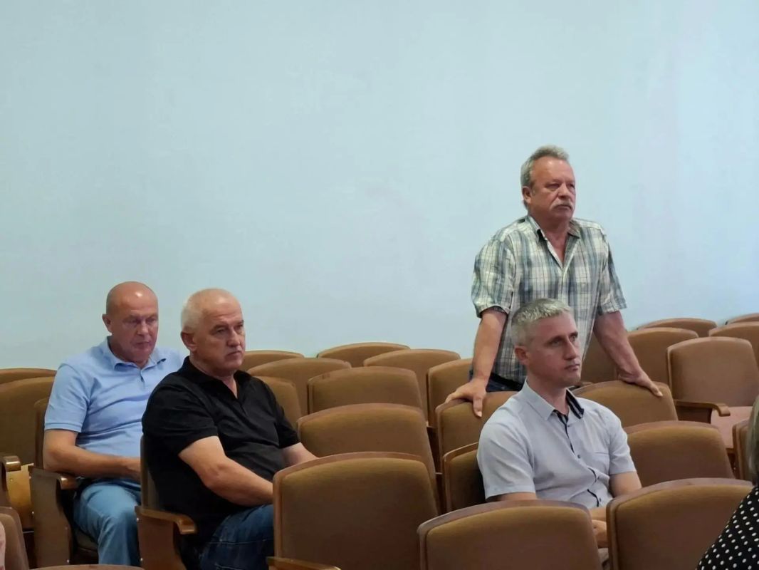 Аппаратное совещание в Советском районе: ключевые вопросы и решения Аппаратное совещание в Советском районе: ключевые вопросы и решения