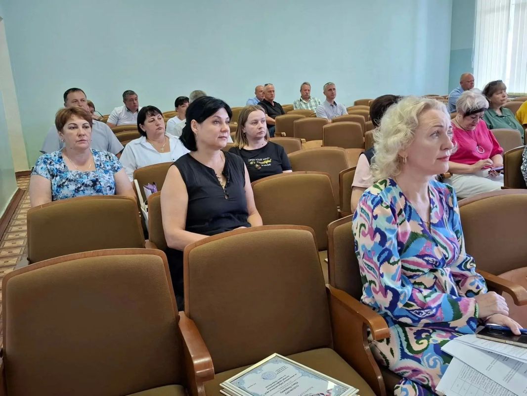 Аппаратное совещание в Советском районе: ключевые вопросы и решения Аппаратное совещание в Советском районе: ключевые вопросы и решения