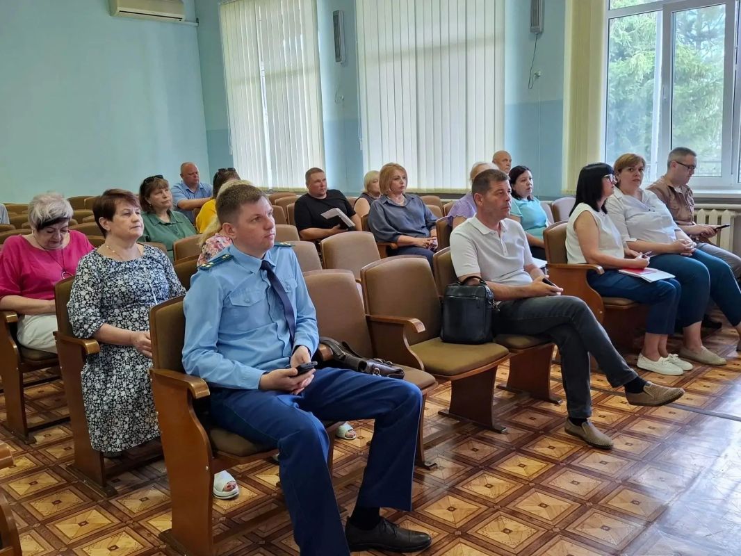 Аппаратное совещание в Советском районе: ключевые вопросы и решения Аппаратное совещание в Советском районе: ключевые вопросы и решения