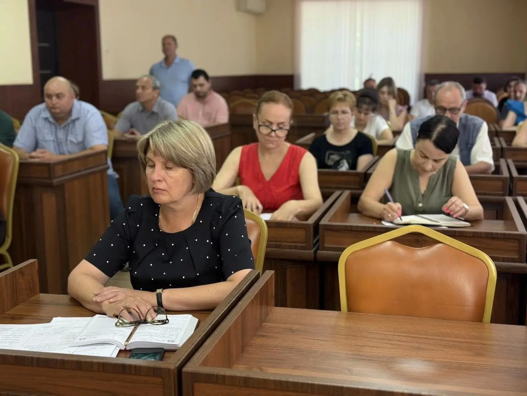 Актуальные вопросы развития города и координация работы всех служб стали главными темами расширенного аппаратного совещания Актуальные вопросы развития города и координация работы всех служб стали главными темами расширенного аппаратного совещания