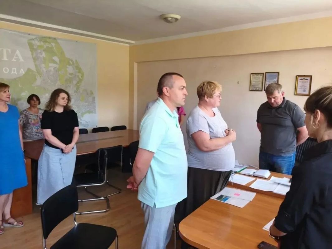 Галина Огнёва: Алушта в едином порыве: минута скорби и памяти, объединившая всю страну Галина Огнёва: Алушта в едином порыве: минута скорби и памяти, объединившая всю страну