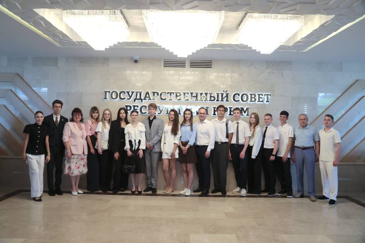 В крымском парламенте прошёл круглый стол ко Дню памяти и скорби В крымском парламенте прошёл круглый стол ко Дню памяти и скорби