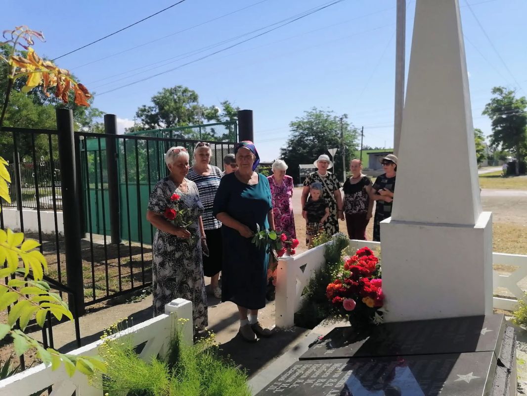 День памяти и скорби. . 22 июня, в День памяти и скорби, в учреждениях социального обслуживания Крыма, подведомственных Минтруда РК, почтили память тех, кто отдал жизни за Победу День памяти и скорби. . 22 июня, в День памяти и скорби, в учреждениях социального обслуживания Крыма, подведомственных Минтруда РК, почтили память тех, кто отдал жизни за Победу