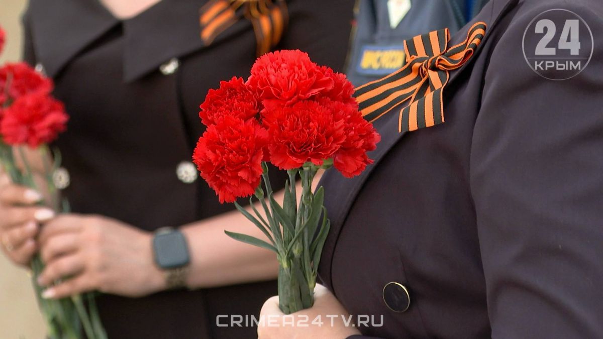 Жители Большой Ялты возложили венки и цветы к монументам героям Великой Отечественной в 85-ю годовщину начала войны Жители Большой Ялты возложили венки и цветы к монументам героям Великой Отечественной в 85-ю годовщину начала войны