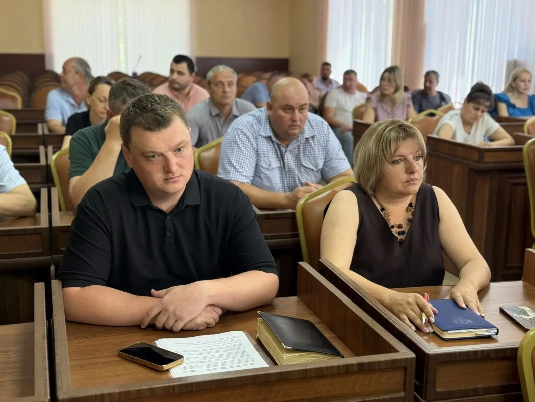 Актуальные вопросы развития города и координация работы всех служб стали главными темами расширенного аппаратного совещания Актуальные вопросы развития города и координация работы всех служб стали главными темами расширенного аппаратного совещания