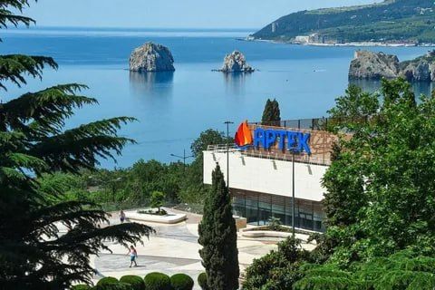 В Крыму остановили приём и размещение детей в детских оздоровительных лагерях, включая "Артек", до 1 сентября 2026 года из-за обстановки