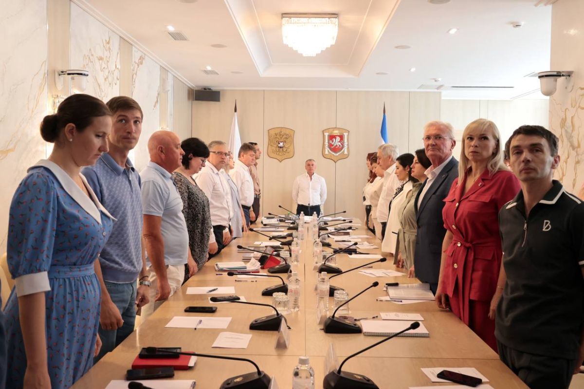 В крымском парламенте прошёл круглый стол ко Дню памяти и скорби В крымском парламенте прошёл круглый стол ко Дню памяти и скорби