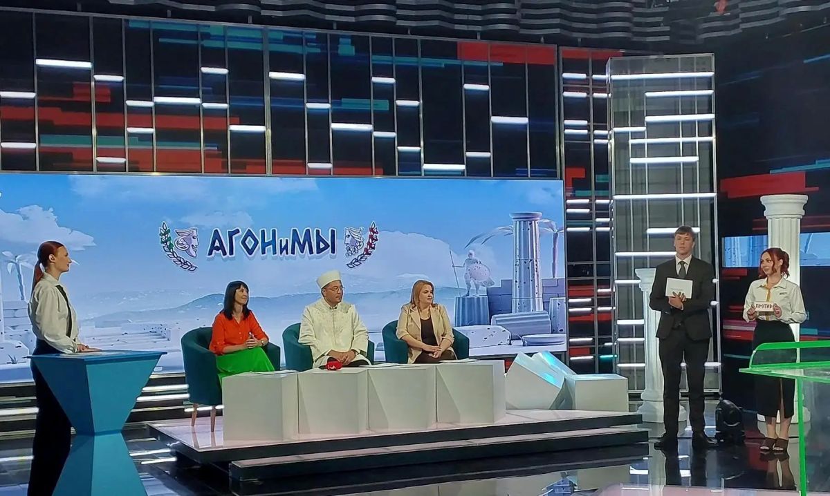 Команда Ялтинского экономико-технологического колледжа одержала абсолютную победу в суперфинале игры «АГОНиМЫ»