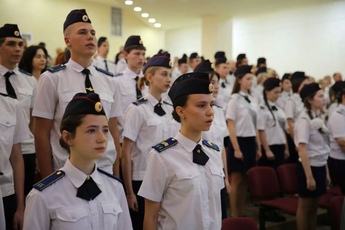 В Евпатории состоялся выпуск кадетских классов Следственного комитета России В Евпатории состоялся выпуск кадетских классов Следственного комитета России
