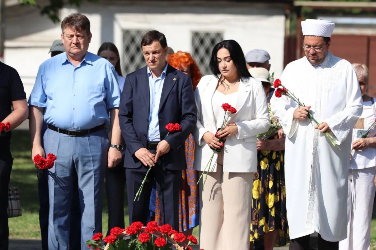 24 июня в День памяти жертв депортации армян, болгар, греков в Республике Крым состоялись траурные мероприятия, приуроченные к скорбной дате