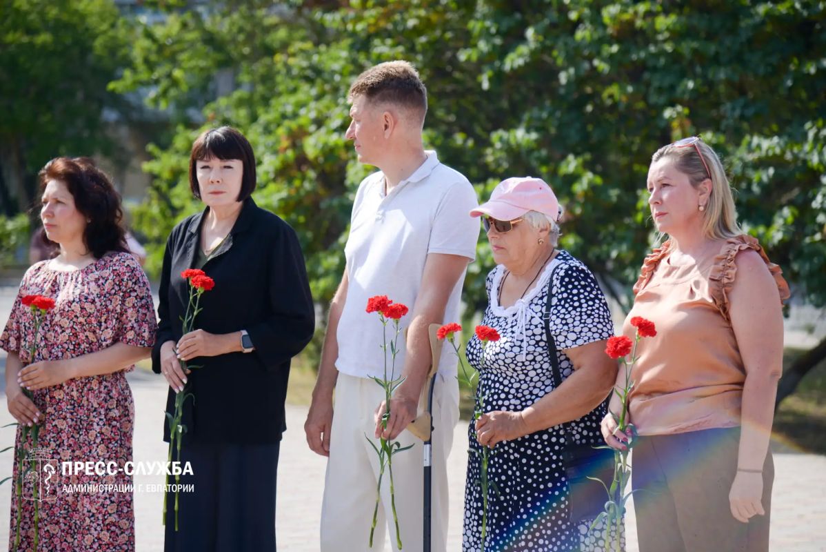 В Евпатории почтили память жертв депортации народов Крыма В Евпатории почтили память жертв депортации народов Крыма