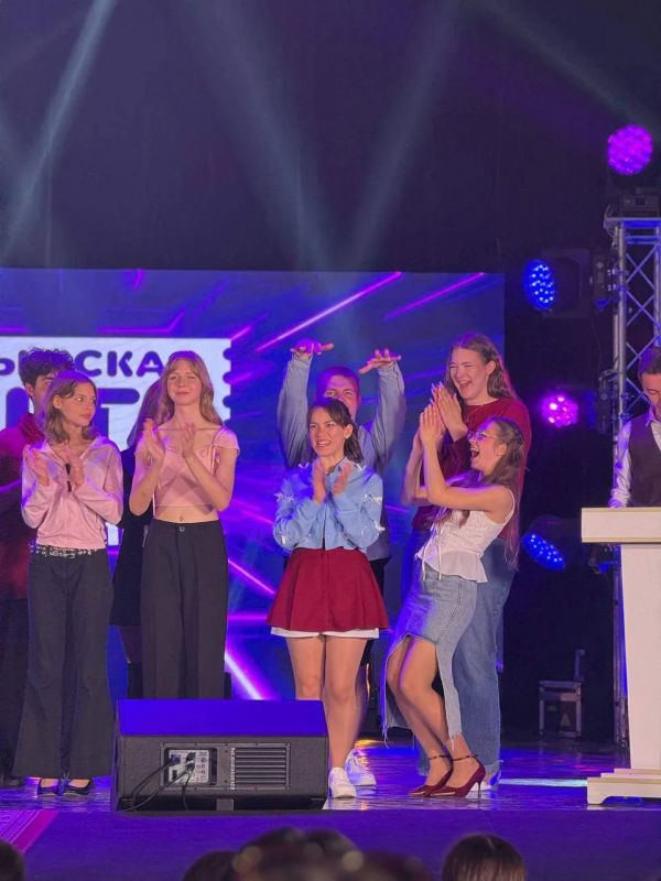«Сборная курорта Евпатория» вышла в полуфинал Крымской Лиги КВН «Сборная курорта Евпатория» вышла в полуфинал Крымской Лиги КВН