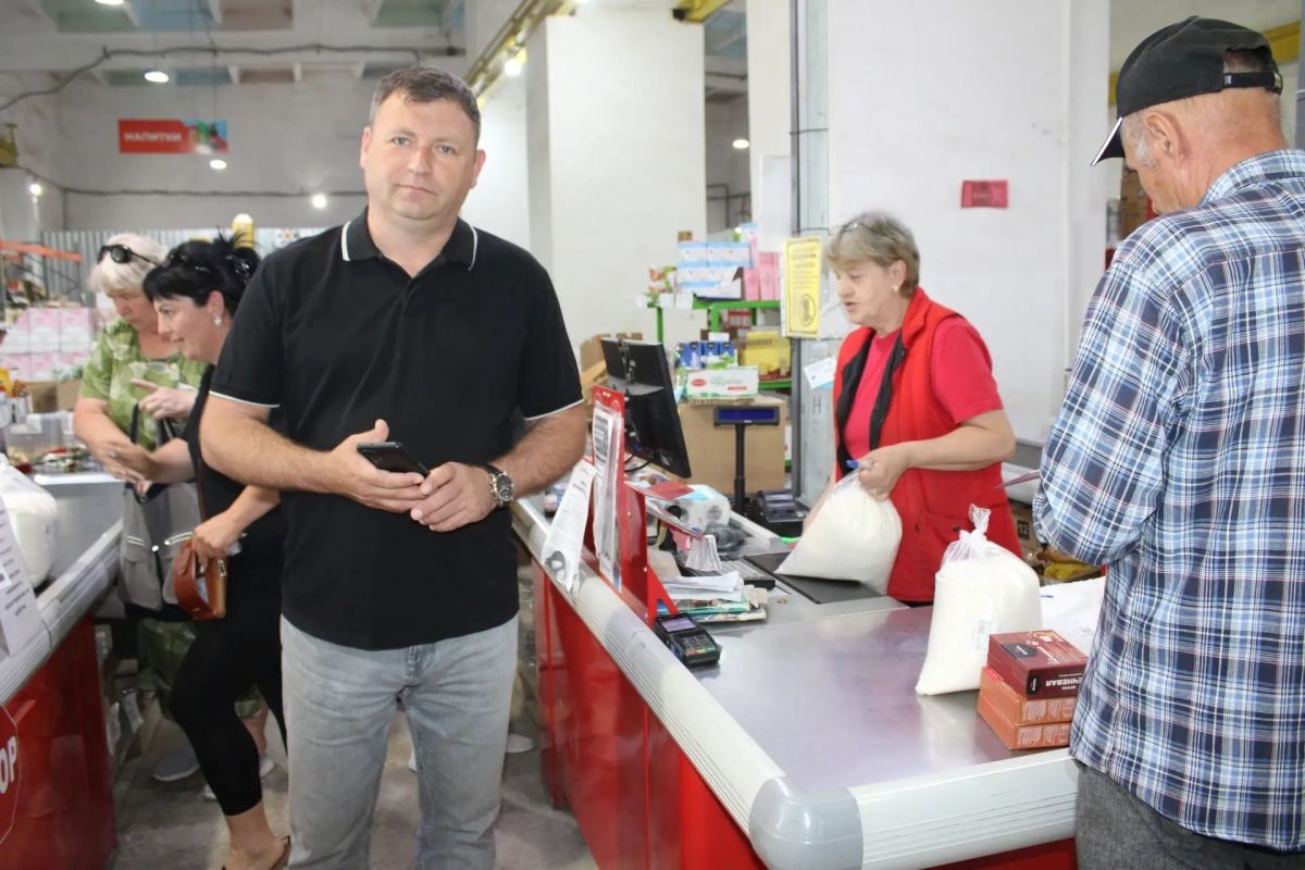 Игорь Крутьков: В последнее время в Ленинском районе, особенно в поселке Ленино, активно распространяются слухи о возможном продовольственном коллапсе Игорь Крутьков: В последнее время в Ленинском районе, особенно в поселке Ленино, активно распространяются слухи о возможном продовольственном коллапсе