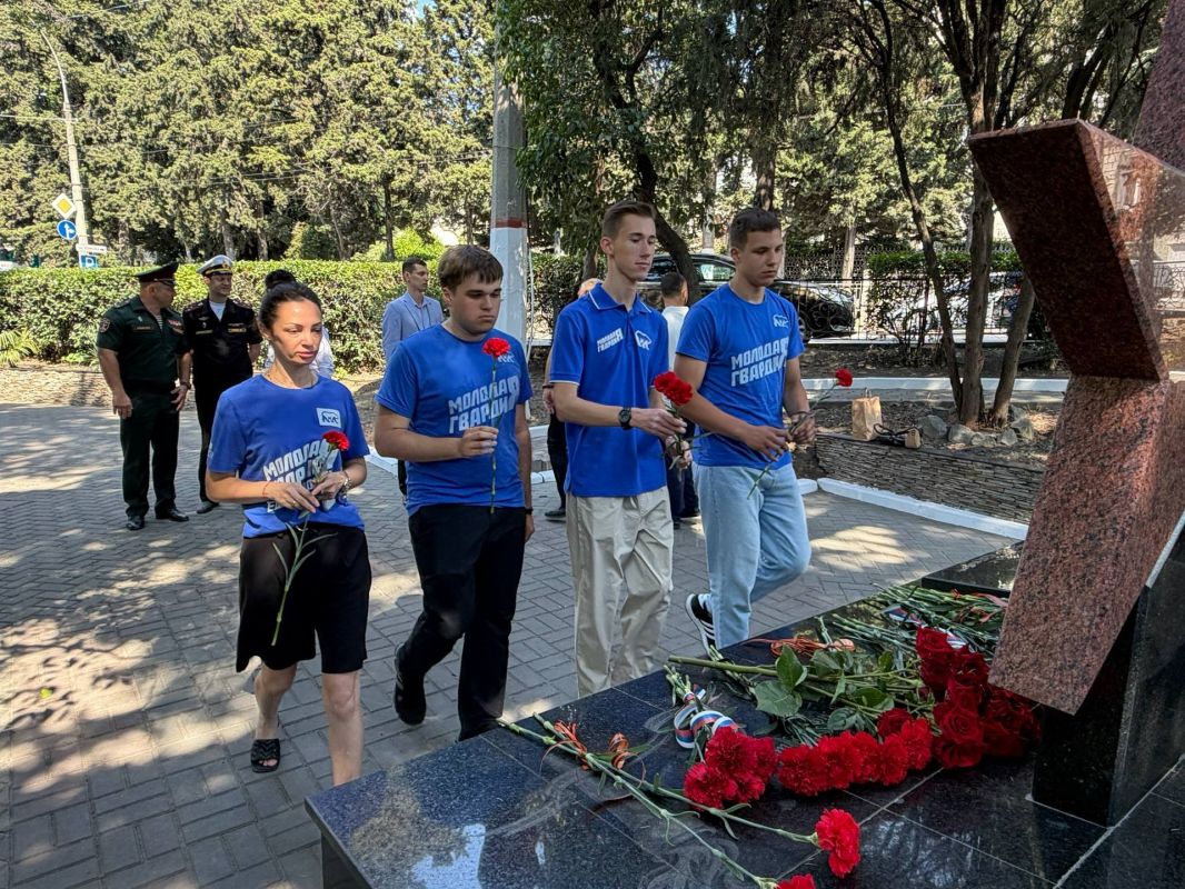 Крымские активисты Молодой Гвардии Единой России проводят мероприятия ко Дню ветеранов боевых действий
