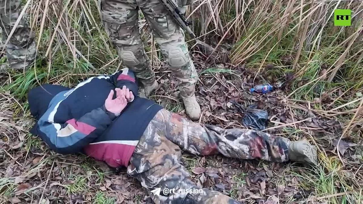 ФСБ задержала в Крыму двух россиян, которые собирали данные о дислокации объектов ВС РФ и критически важной инфраструктуры
