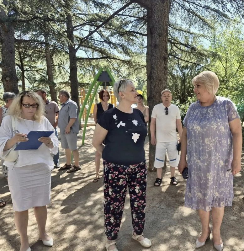Галина Огнёва: Совместно с заместителями и депутатами городского совета мы начали встречи с жителями согласно закреплённым территориям