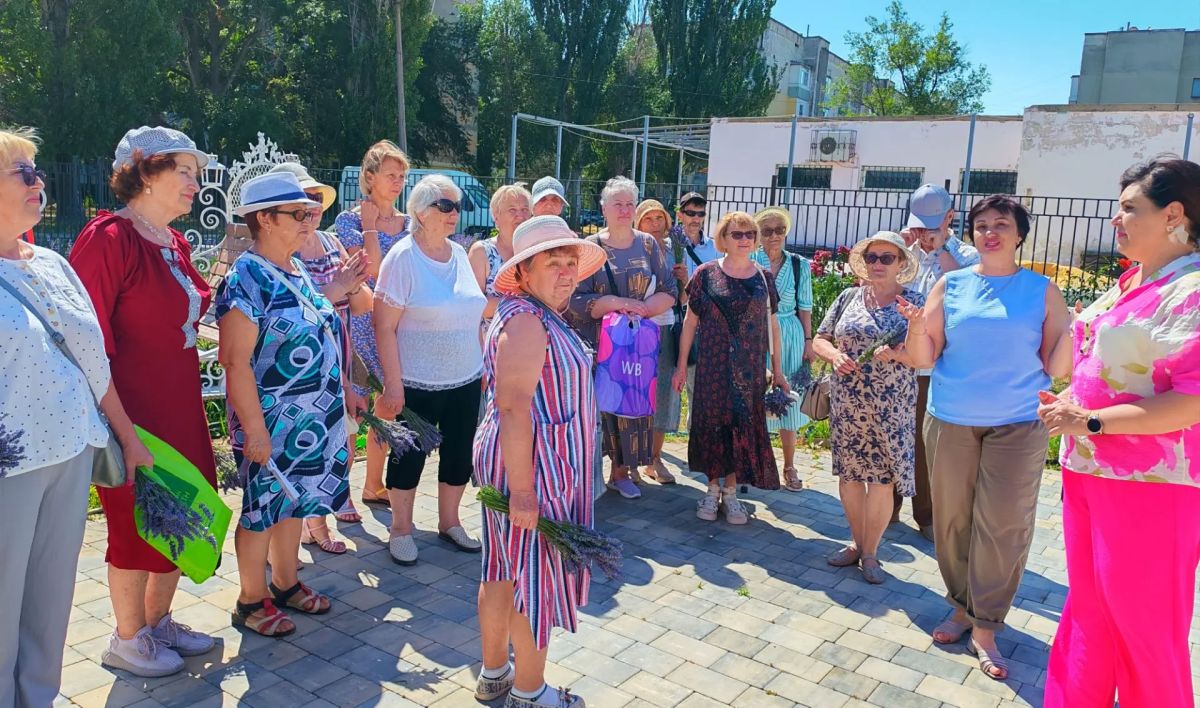 В преддверии Дня семьи, любви и верности Армянский городской отдел ЗАГС совместно с Клиентской службой Отделения Социального фонда России по Республике Крым в г. Армянске провели День открытых дверей для пенсионеров города В преддверии Дня семьи, любви и верности Армянский городской отдел ЗАГС совместно с Клиентской службой Отделения Социального фонда России по Республике Крым в г. Армянске провели День открытых дверей для пенсионеров города
