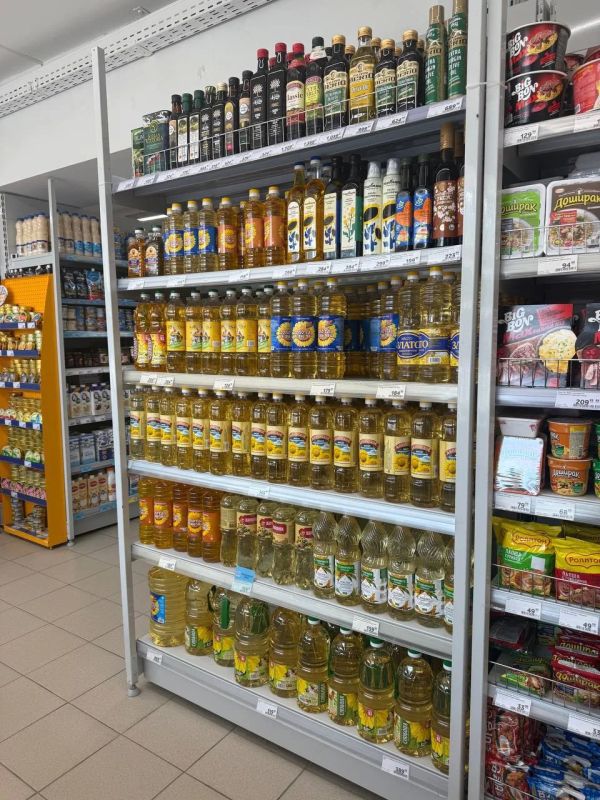 При поступлении жалоб от граждан на завышенную стоимость социальных продовольственных товаров или их длительное отсутствие в магазинах сразу же проводим проверку При поступлении жалоб от граждан на завышенную стоимость социальных продовольственных товаров или их длительное отсутствие в магазинах сразу же проводим проверку