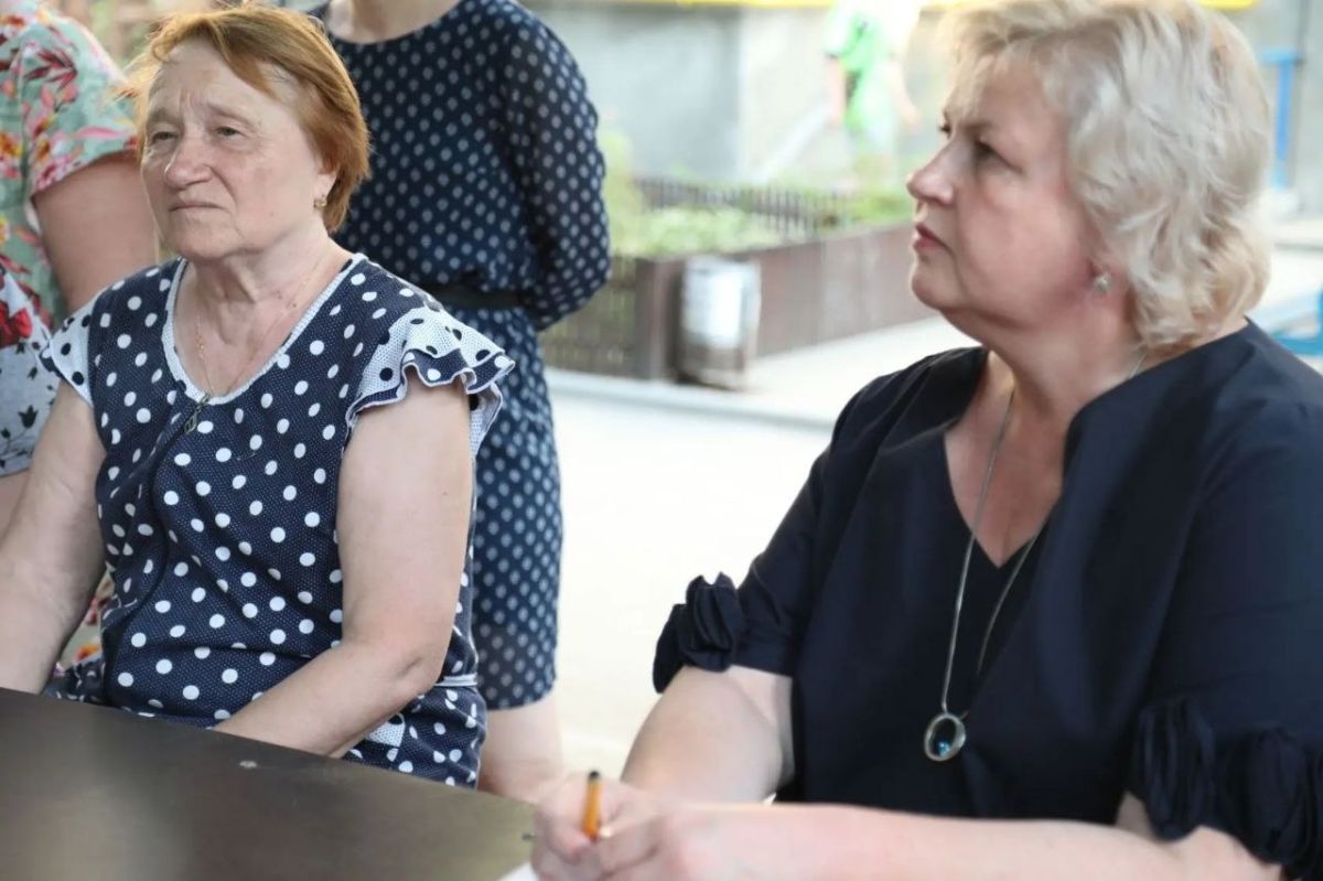 Галина Огнёва: Совместно с заместителями и депутатами городского совета продолжаем встречи с жителями согласно закреплённым территориям Галина Огнёва: Совместно с заместителями и депутатами городского совета продолжаем встречи с жителями согласно закреплённым территориям