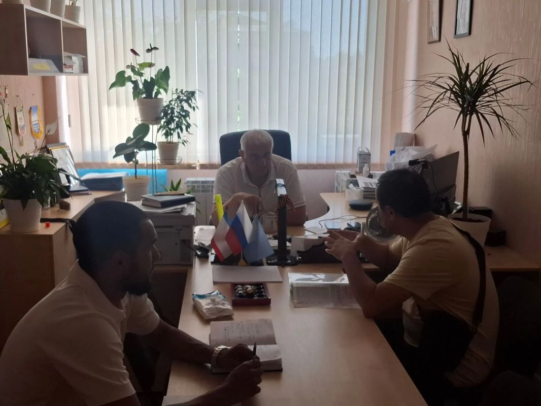 В Госкомнаце Крыма прошёл приём граждан В Госкомнаце Крыма прошёл приём граждан