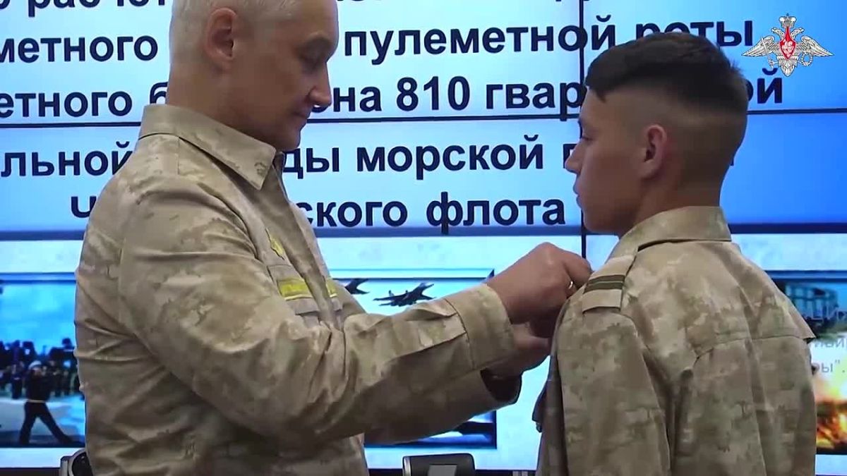 Министр обороны России встретился с Аксеновым и Развожаевым