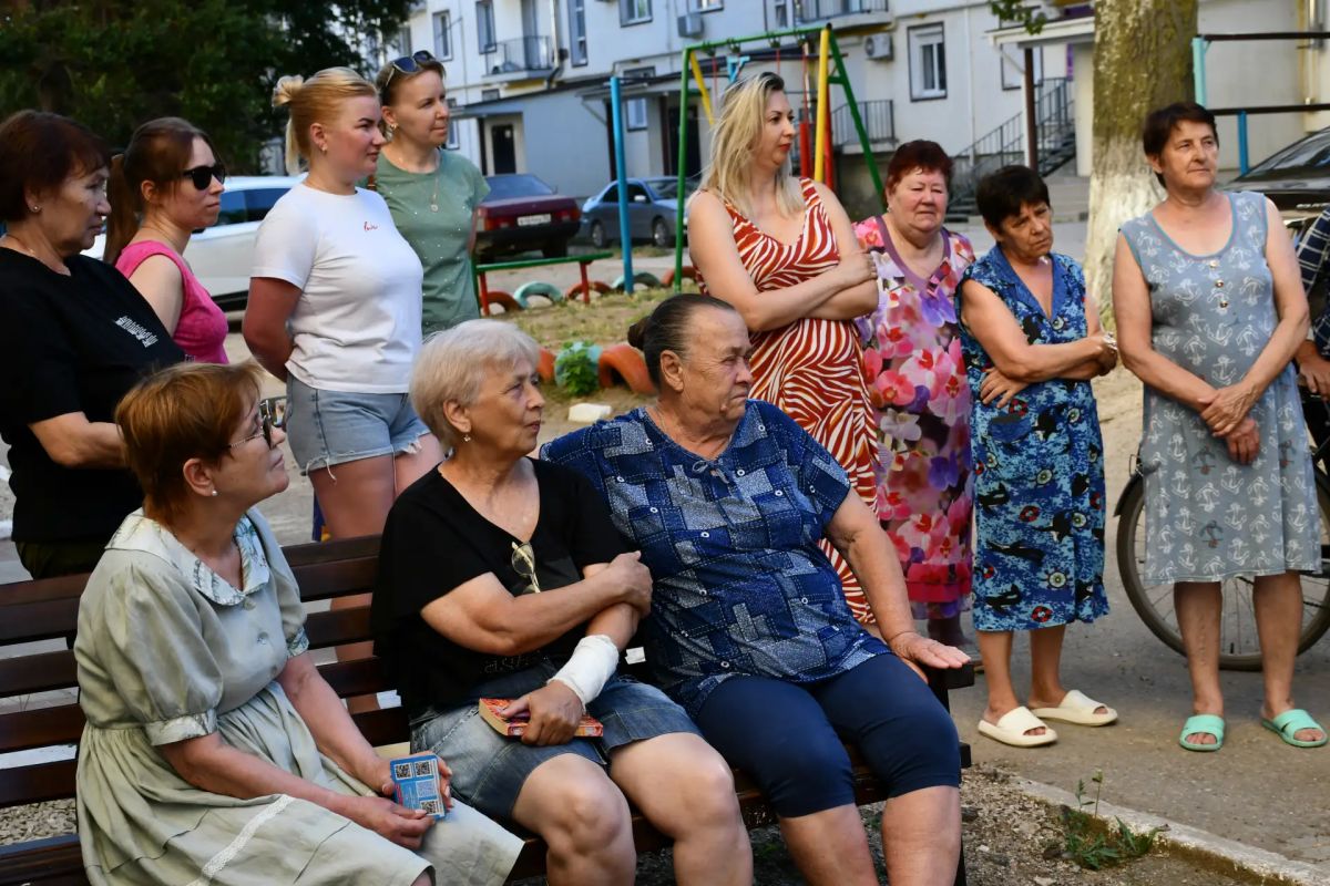 Василий Грабован: Продолжаем с Ольгой Петровой, председателем районного совета, проводить встречи с вами Василий Грабован: Продолжаем с Ольгой Петровой, председателем районного совета, проводить встречи с вами