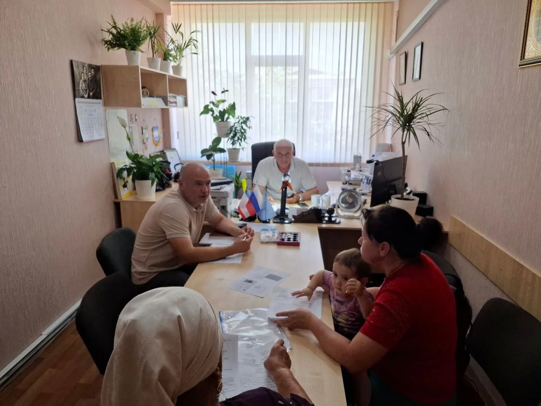 В Госкомнаце Крыма прошёл приём граждан В Госкомнаце Крыма прошёл приём граждан