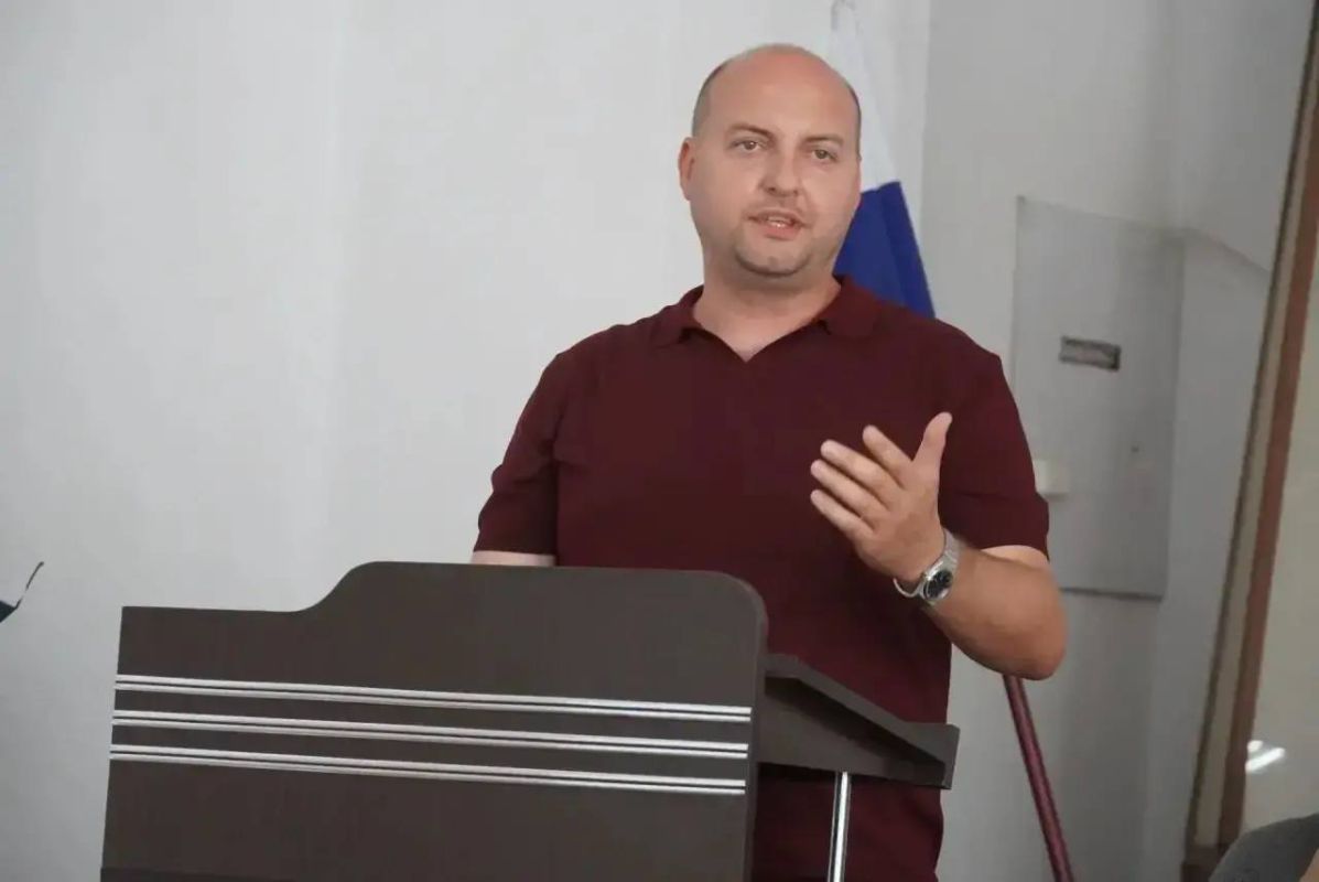 Иван Кошель: С главой муниципального образования Денисом Колесником, депутатом Госсовета Крыма Олегом Кришталь поздравил сотрудников и ветеранов Госавтоинспекции города-героя Керчи Иван Кошель: С главой муниципального образования Денисом Колесником, депутатом Госсовета Крыма Олегом Кришталь поздравил сотрудников и ветеранов Госавтоинспекции города-героя Керчи