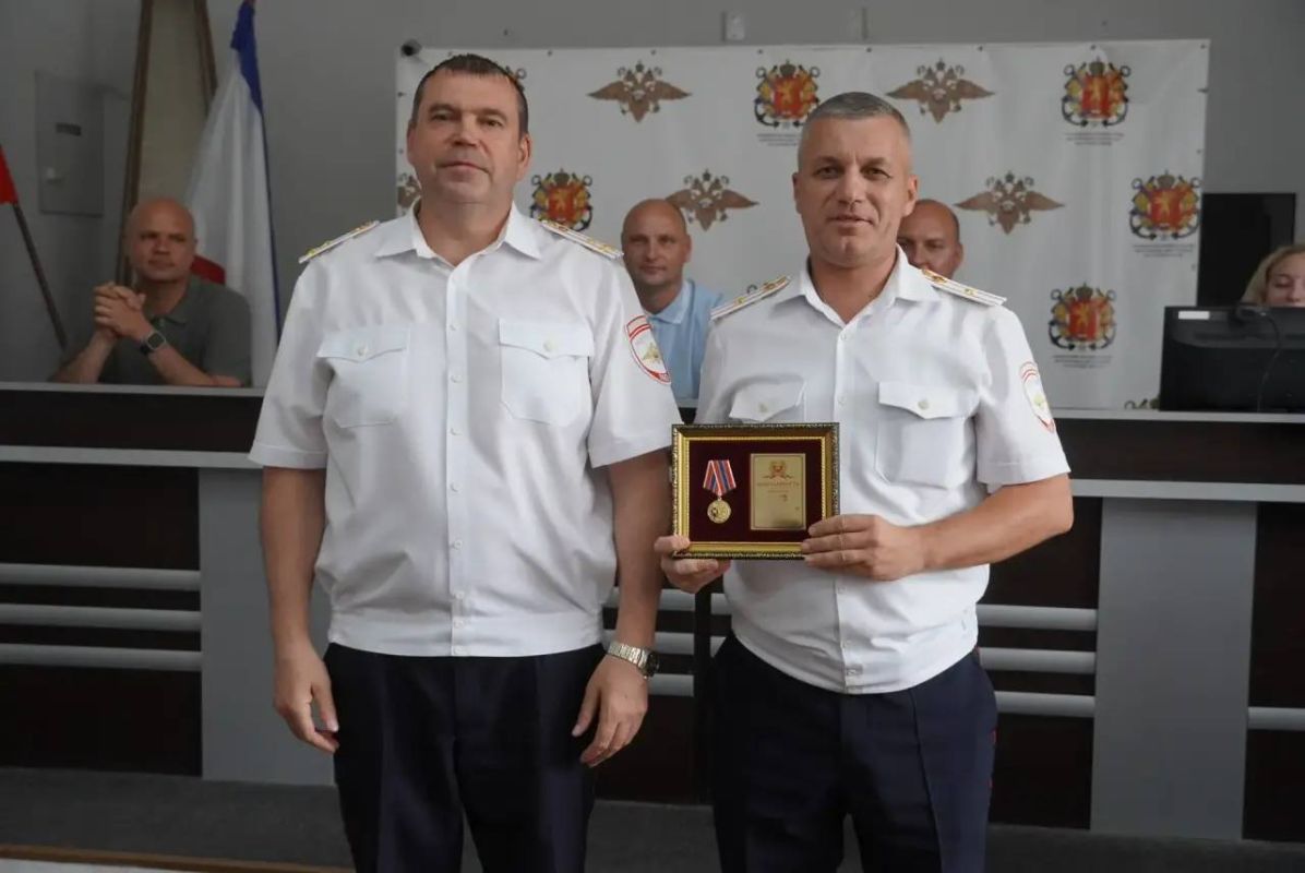 Иван Кошель: С главой муниципального образования Денисом Колесником, депутатом Госсовета Крыма Олегом Кришталь поздравил сотрудников и ветеранов Госавтоинспекции города-героя Керчи Иван Кошель: С главой муниципального образования Денисом Колесником, депутатом Госсовета Крыма Олегом Кришталь поздравил сотрудников и ветеранов Госавтоинспекции города-героя Керчи