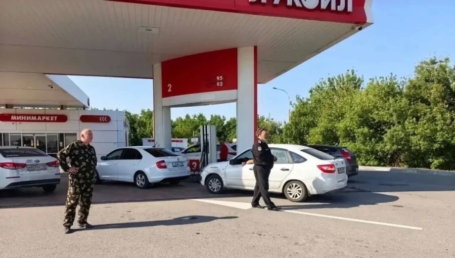«Сложности есть». Кубанские казаки рассказали о дежурствах по охране порядка на АЗС