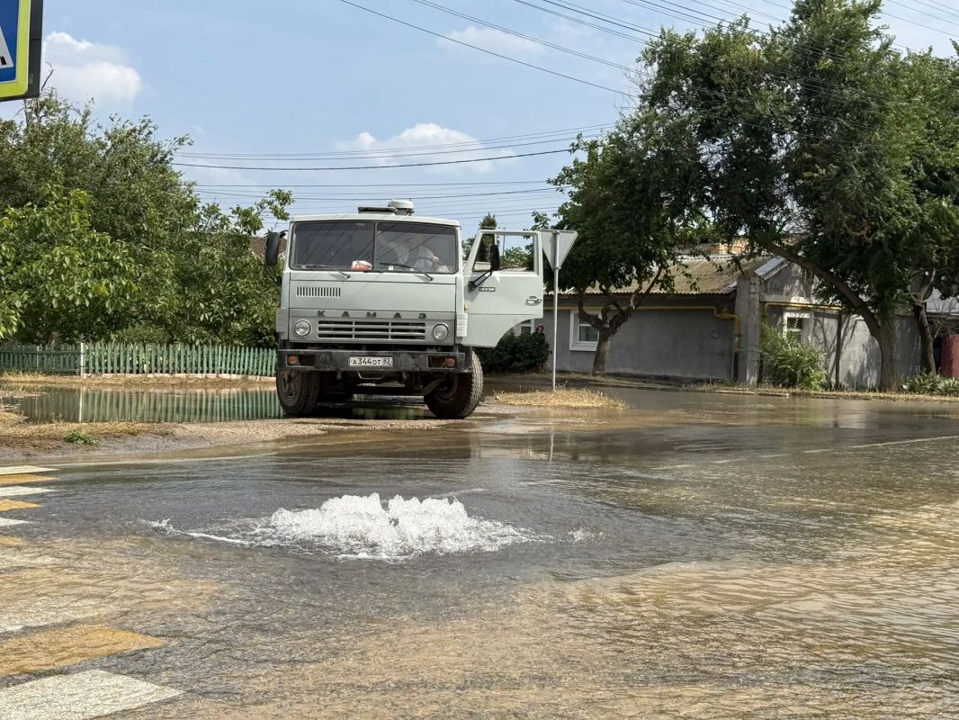 В связи с повреждением на водоводе на пересечении улиц Вольной и Немичевых в старой части города, а также на улицах Фрунзе, Некрасова, 9 Мая и Конституции будет снижено давление холодной воды