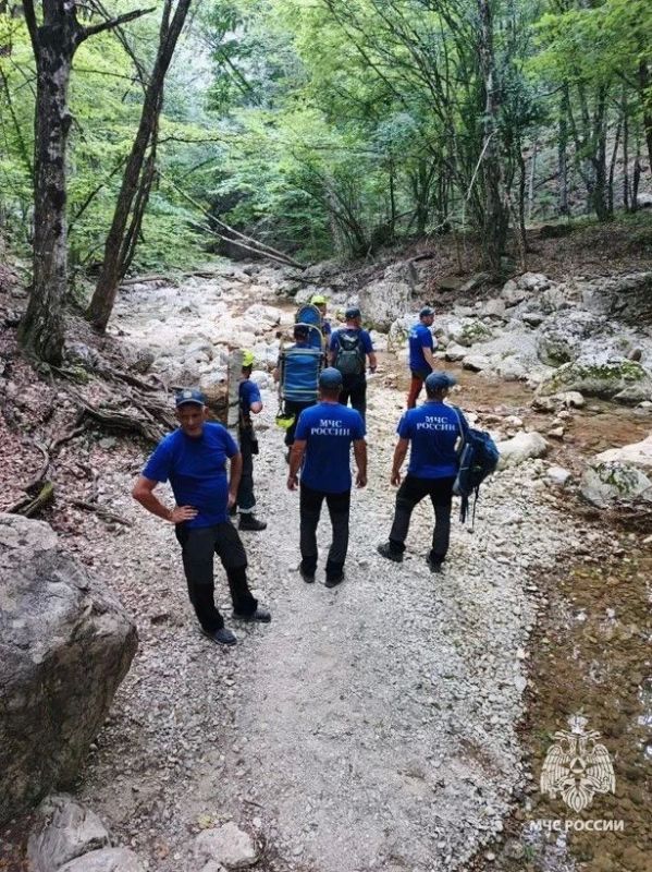 Туристка повредила ногу в районе Большого Каньона Туристка повредила ногу в районе Большого Каньона