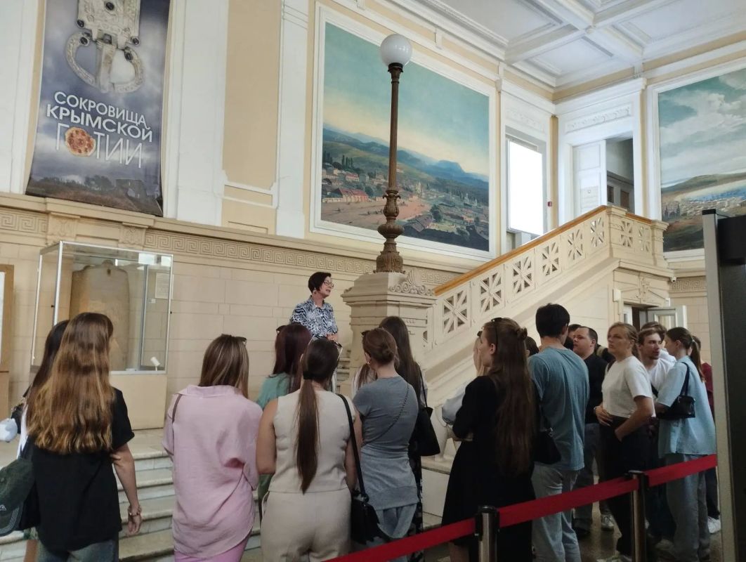 Практика студентов исторического факультета КФУ им. В.И. Вернадского в Центральном музее Тавриды Практика студентов исторического факультета КФУ им. В.И. Вернадского в Центральном музее Тавриды