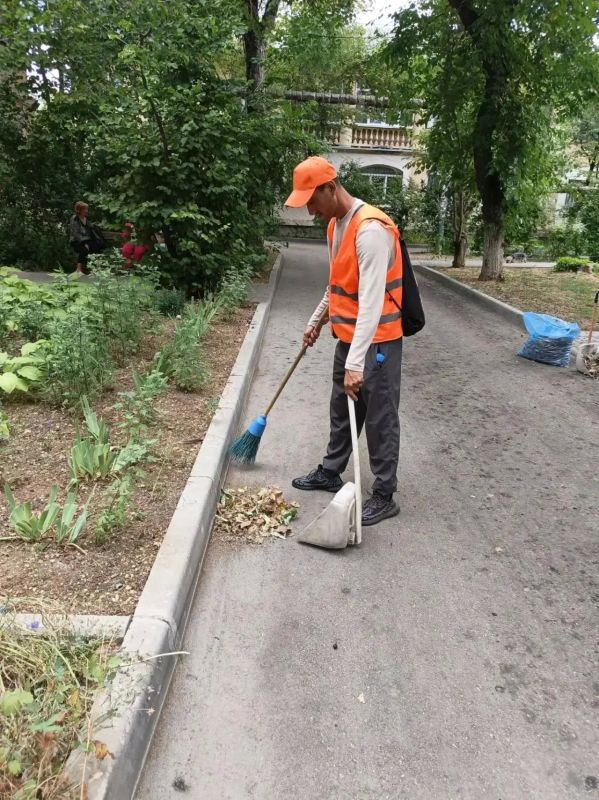 Поддержание чистоты и порядка - ежедневная задача Поддержание чистоты и порядка - ежедневная задача