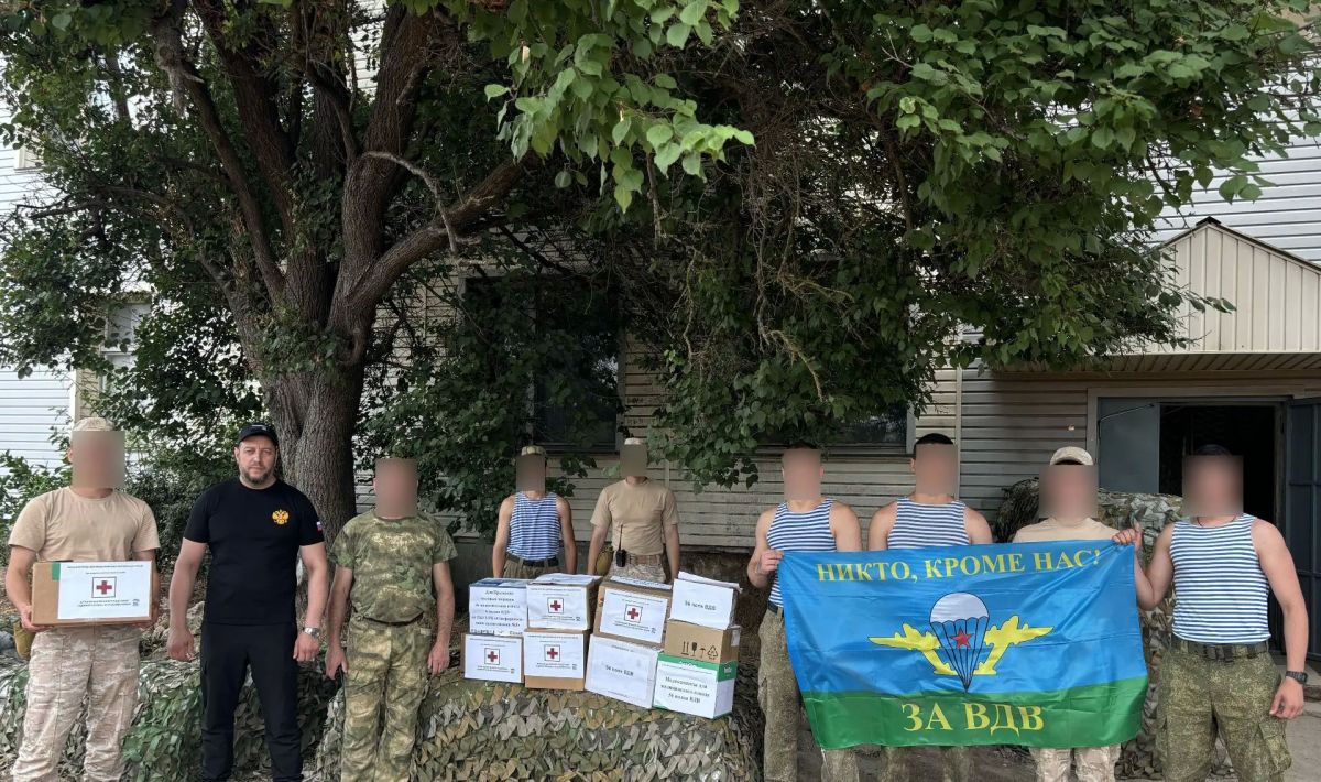 Медицинские работники Республики Крым передали гуманитарную помощь военным медикам 56го гвардейского десантноштурмового орденов Кутузова и Отечественной войны I степени полка Медицинские работники Республики Крым передали гуманитарную помощь военным медикам 56го гвардейского десантноштурмового орденов Кутузова и Отечественной войны I степени полка