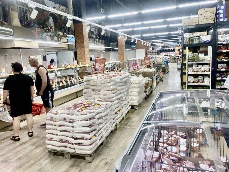 Севастопольские магазины адаптировались к новым условиям работы Севастопольские магазины адаптировались к новым условиям работы