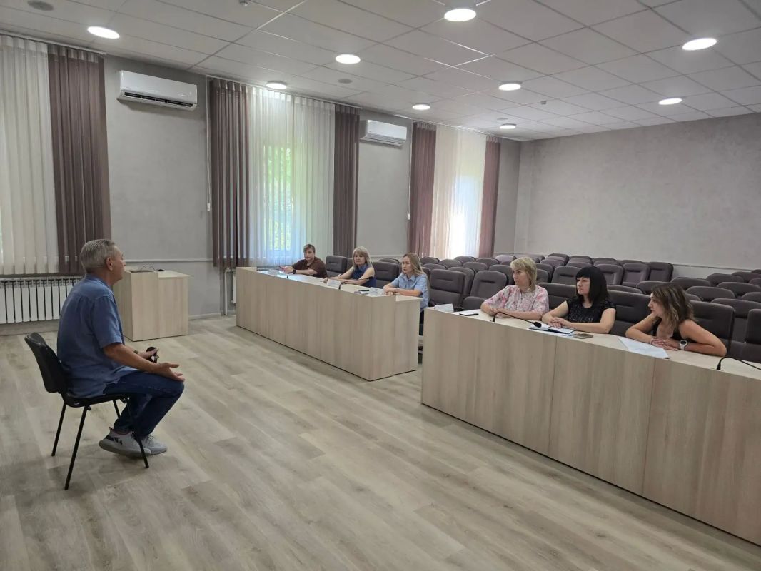 В рамках Недели правовой помощи в администрации Бахчисарайского района сегодня оказывали консультационную помощь по вопросам защиты семейных ценностей, соблюдения прав и интересов семей В рамках Недели правовой помощи в администрации Бахчисарайского района сегодня оказывали консультационную помощь по вопросам защиты семейных ценностей, соблюдения прав и интересов семей