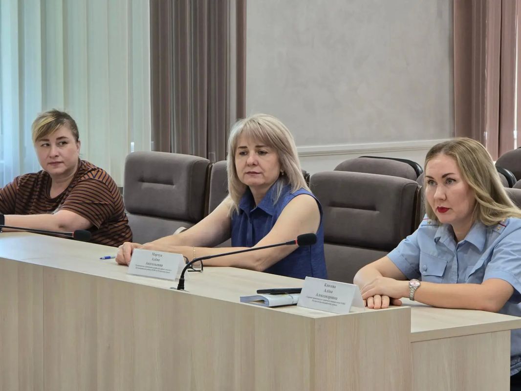 В рамках Недели правовой помощи в администрации Бахчисарайского района сегодня оказывали консультационную помощь по вопросам защиты семейных ценностей, соблюдения прав и интересов семей В рамках Недели правовой помощи в администрации Бахчисарайского района сегодня оказывали консультационную помощь по вопросам защиты семейных ценностей, соблюдения прав и интересов семей