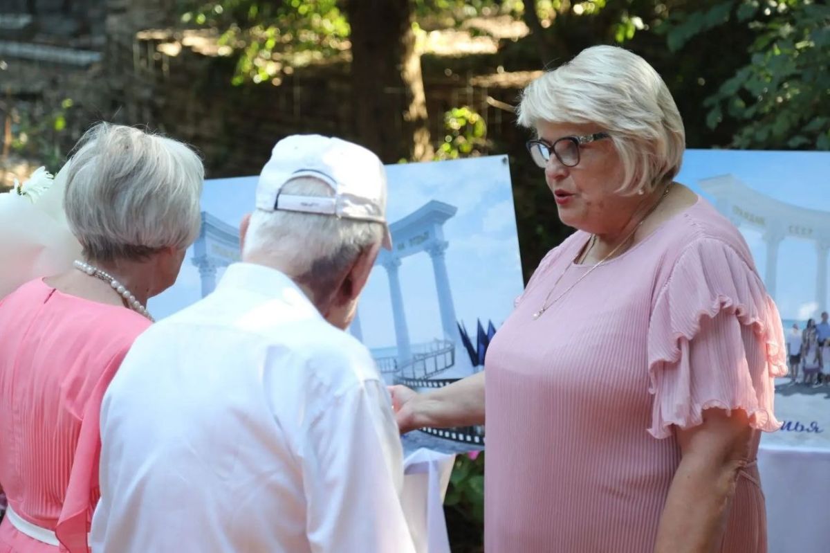 Галина Огнёва: День семьи, любви и верности в Алуште: праздник, согревающий сердца! Галина Огнёва: День семьи, любви и верности в Алуште: праздник, согревающий сердца!
