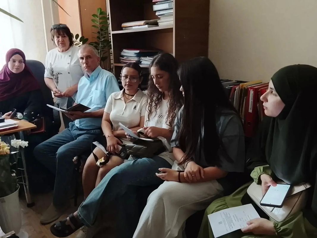 В Госархиве новейшей истории и по личному составу студенты продолжают проходить практику В Госархиве новейшей истории и по личному составу студенты продолжают проходить практику