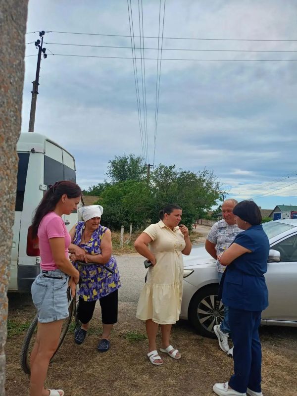 Сегодня, в рамках рабочей поездки, председатель Советского районного совета Виктория Грицай встретилась с жителями Дмитровского сельского поселения Сегодня, в рамках рабочей поездки, председатель Советского районного совета Виктория Грицай встретилась с жителями Дмитровского сельского поселения