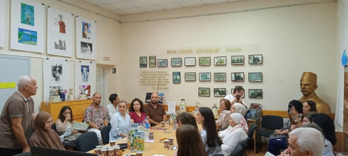 В Симферополе прошла встреча начинающих крымскотатарских писателей