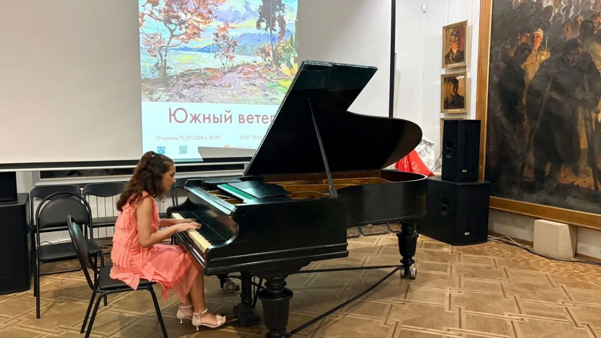 В картинной галерее открылась юбилейная выставка, посвящённая 60-летию керченского мастера, заслуженного художника Крыма Романа Третьякова В картинной галерее открылась юбилейная выставка, посвящённая 60-летию керченского мастера, заслуженного художника Крыма Романа Третьякова