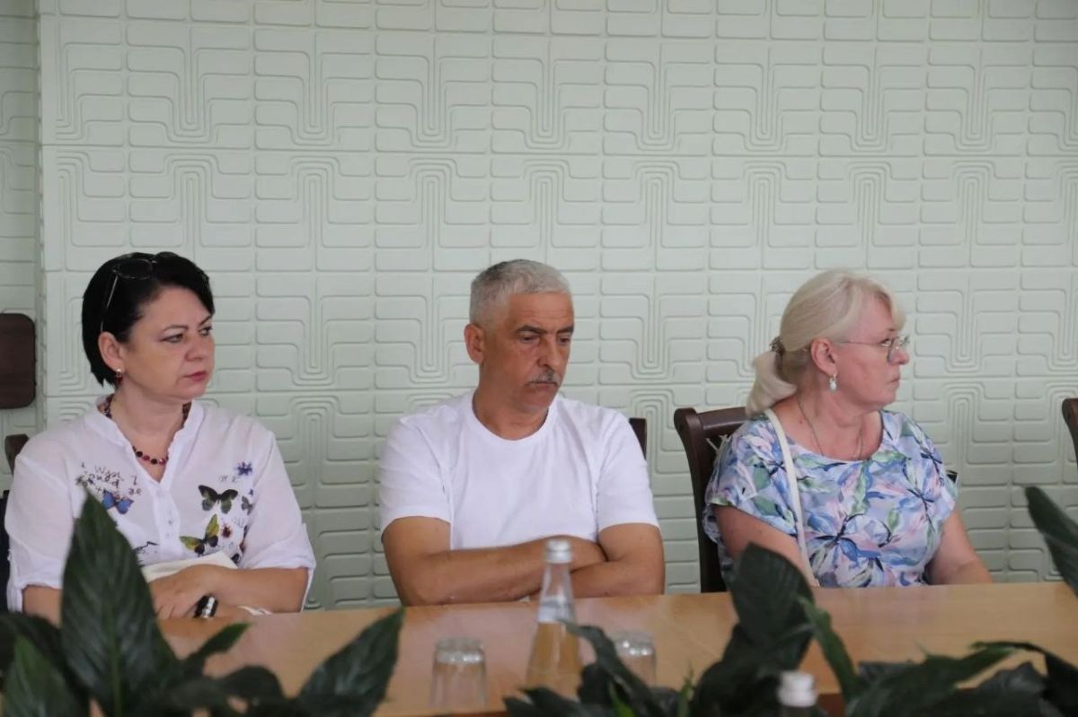 Галина Огнёва: Сегодня провела рабочую встречу с представителями бизнеса, которые ведут предпринимательскую деятельность на улице Ленина Галина Огнёва: Сегодня провела рабочую встречу с представителями бизнеса, которые ведут предпринимательскую деятельность на улице Ленина