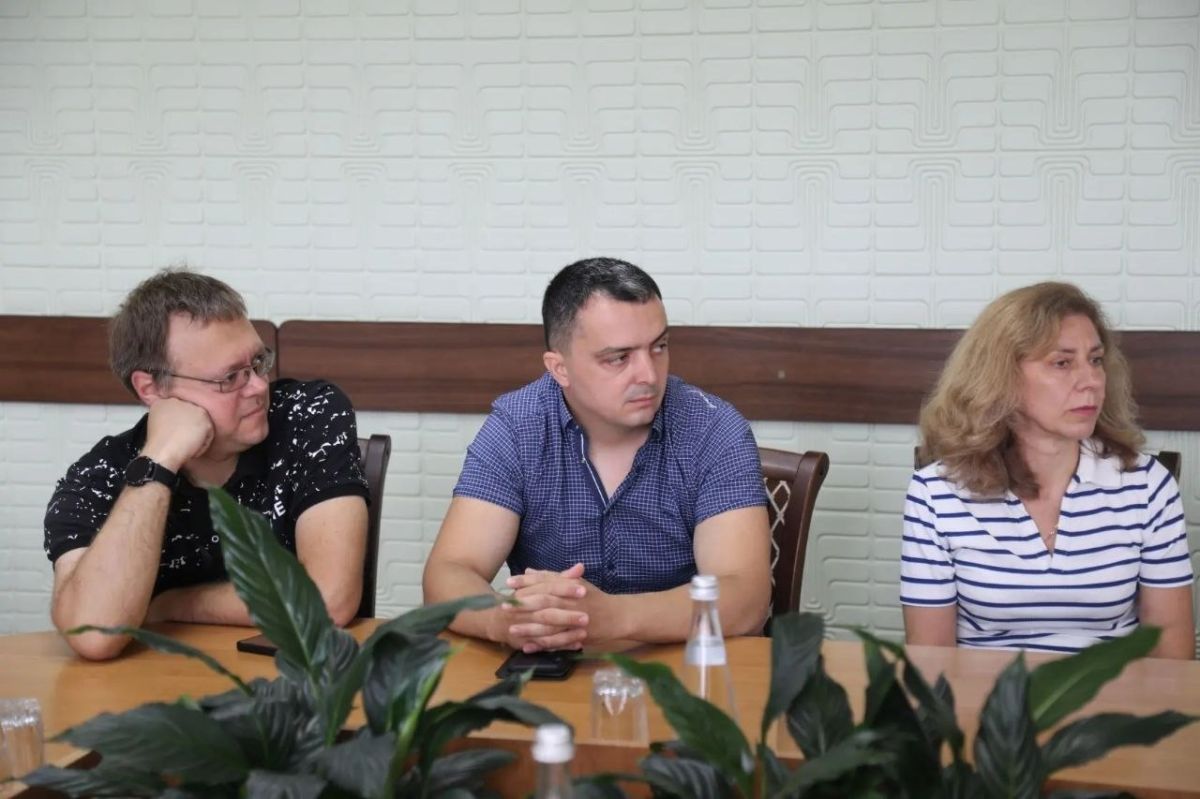 Галина Огнёва: Сегодня провела рабочую встречу с представителями бизнеса, которые ведут предпринимательскую деятельность на улице Ленина Галина Огнёва: Сегодня провела рабочую встречу с представителями бизнеса, которые ведут предпринимательскую деятельность на улице Ленина