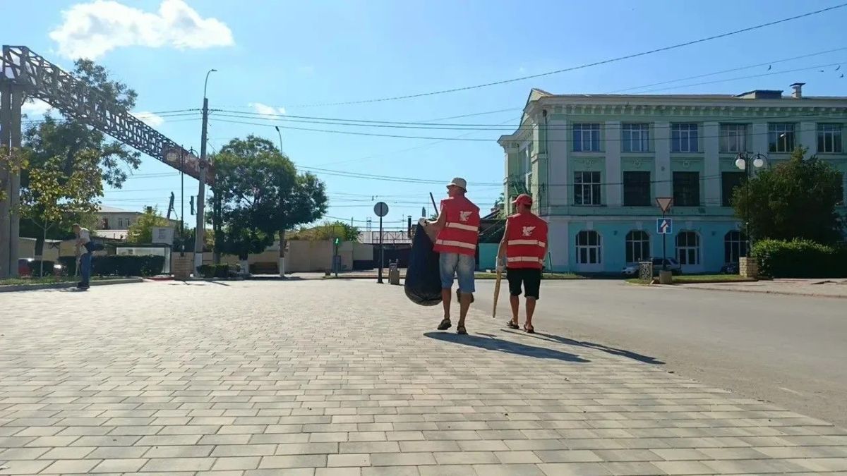 Иван Кошель: В Керчи не прекращаются плановые работы по санитарной очистке городских территорий