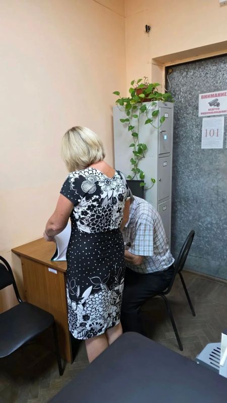 В муниципальном архиве города Керчи прошел День открытых дверей В муниципальном архиве города Керчи прошел День открытых дверей