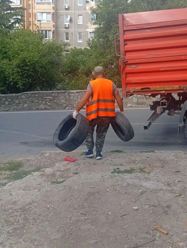 За кулисами чистоты. Чистота нашего города – результат ежедневного труда более 200 сотрудников ялтинского «ДЭУ»