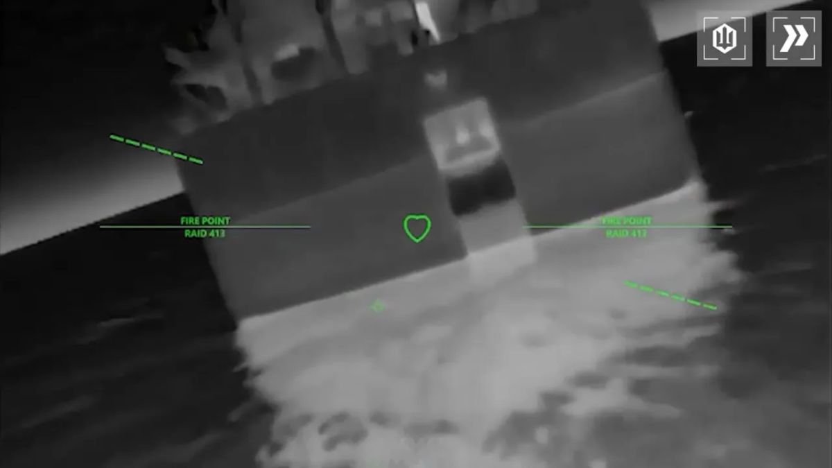 Новые элементы пассивной защиты на ходовых рубках судов в Азовском море, 8 день поражаемых украинскими дронами Новые элементы пассивной защиты на ходовых рубках судов в Азовском море, 8 день поражаемых украинскими дронами