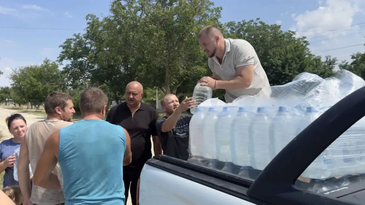 Антон Кравец: Одной из приоритетных задач должностных лиц на данный момент является ежедневное и постоянное взаимодействие с людьми для решения их острых проблем Антон Кравец: Одной из приоритетных задач должностных лиц на данный момент является ежедневное и постоянное взаимодействие с людьми для решения их острых проблем